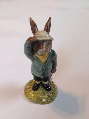 Bogey Bunnykin Playing Golf Figurine in Green Jacket and Brown Fur